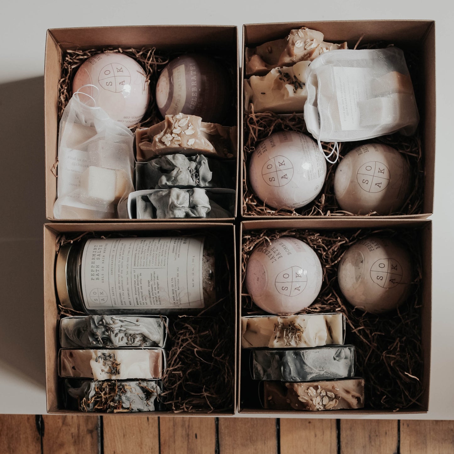 Gift Box: 2 Soap Bars + 2 Bath Bombs + 1 Soap Bag