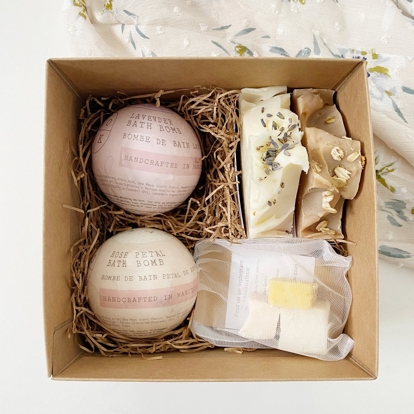 Gift Box: 2 Soap Bars + 2 Bath Bombs + 1 Soap Bag