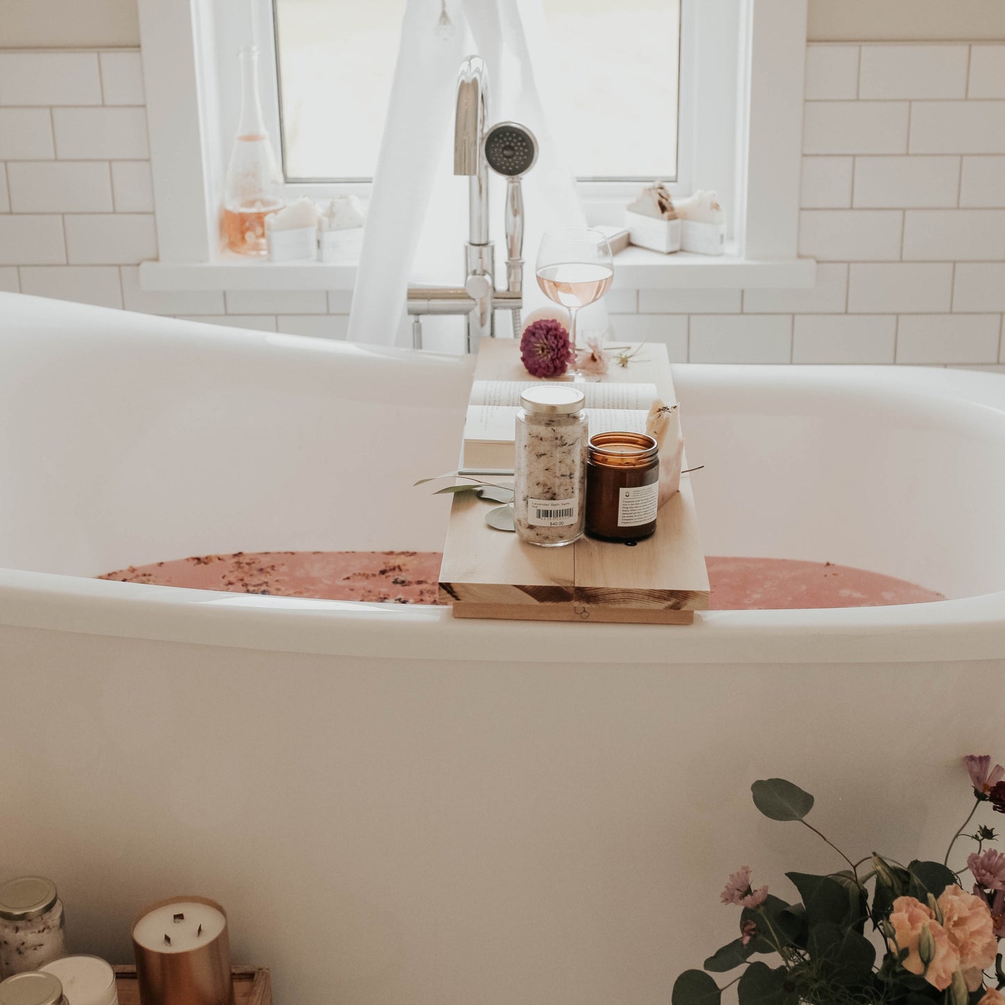 beautiful spa like bathtub
