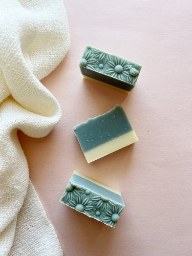 Sea Salt Soap: Mini Daisy Soaps
