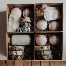Load image into Gallery viewer, Gift Box: 2 Soap Bars + 2 Bath Bombs + 1 Soap Bag