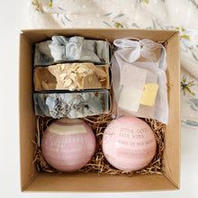 Load image into Gallery viewer, Gift Box: 3 Soap Bars + 2 Bath Bombs + 1 Soap Bag