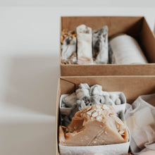 Load image into Gallery viewer, Gift Box: 3 Soap Bars + 2 Bath Bombs + 1 Soap Bag